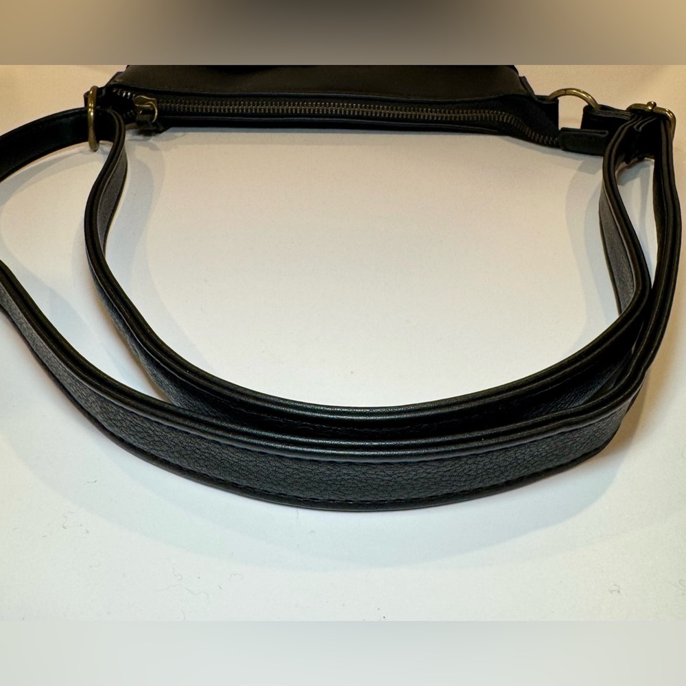 Style & Co Hudsonn North South Crossbody In Black Faux Leather - Picture 7 of 10